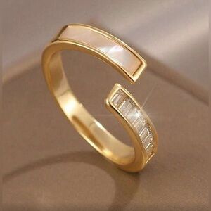 Mother of Pearl Open end Ring